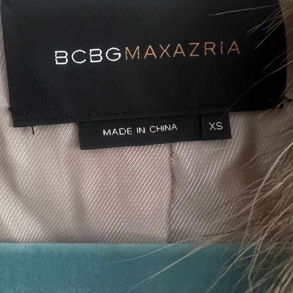 BCBG Leather Jacket With Detachable Racoon Fur Collar Cropped - Picture 8 of 9